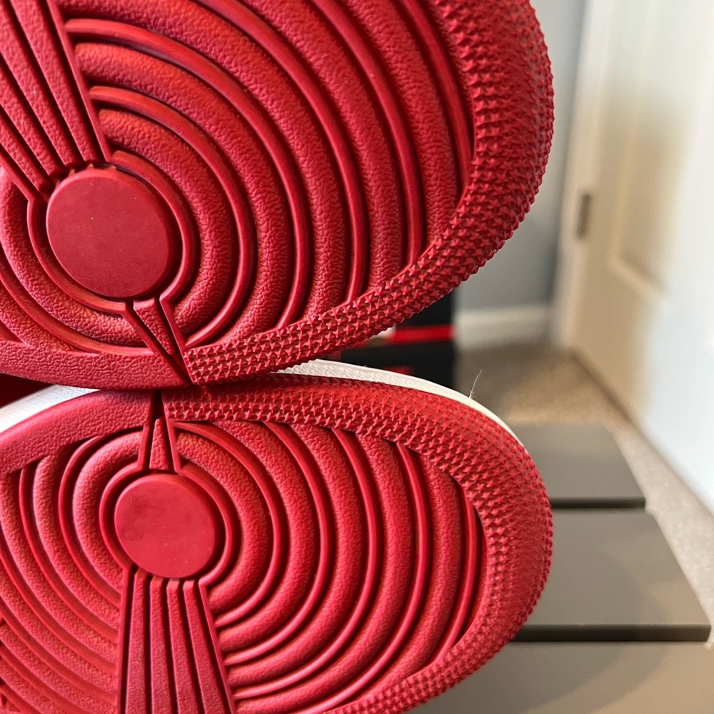 Air Jordan 1 Mid Chicago - Picture 5 of 9